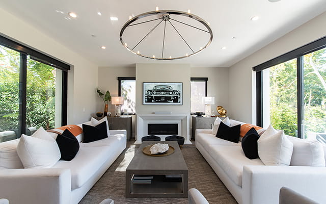 Living Room at Daisy