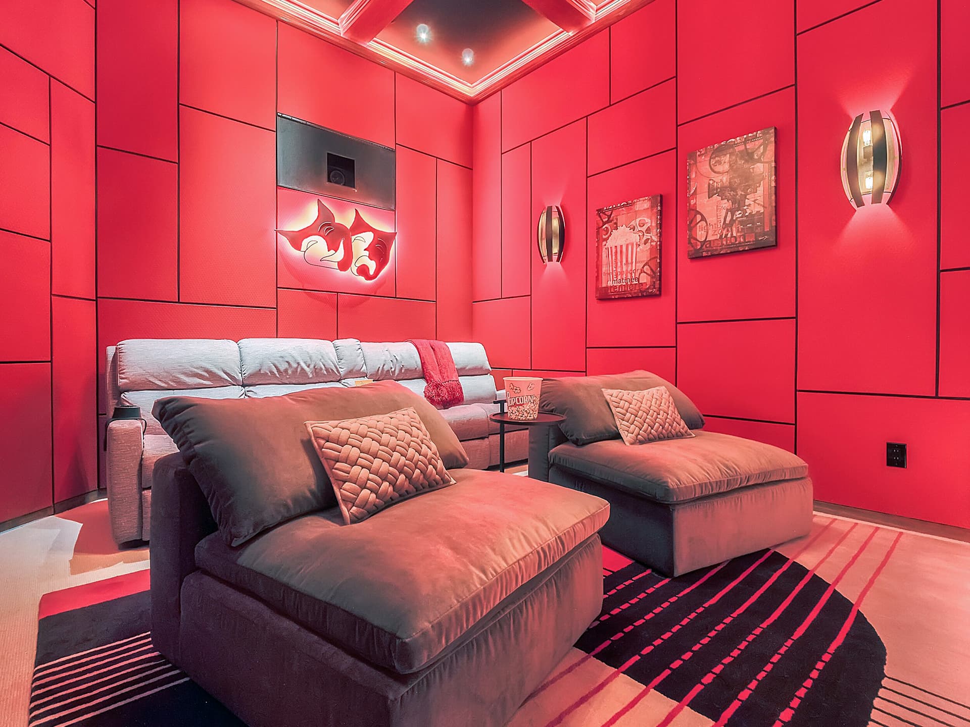 Daisy Orlando Home Theater 15