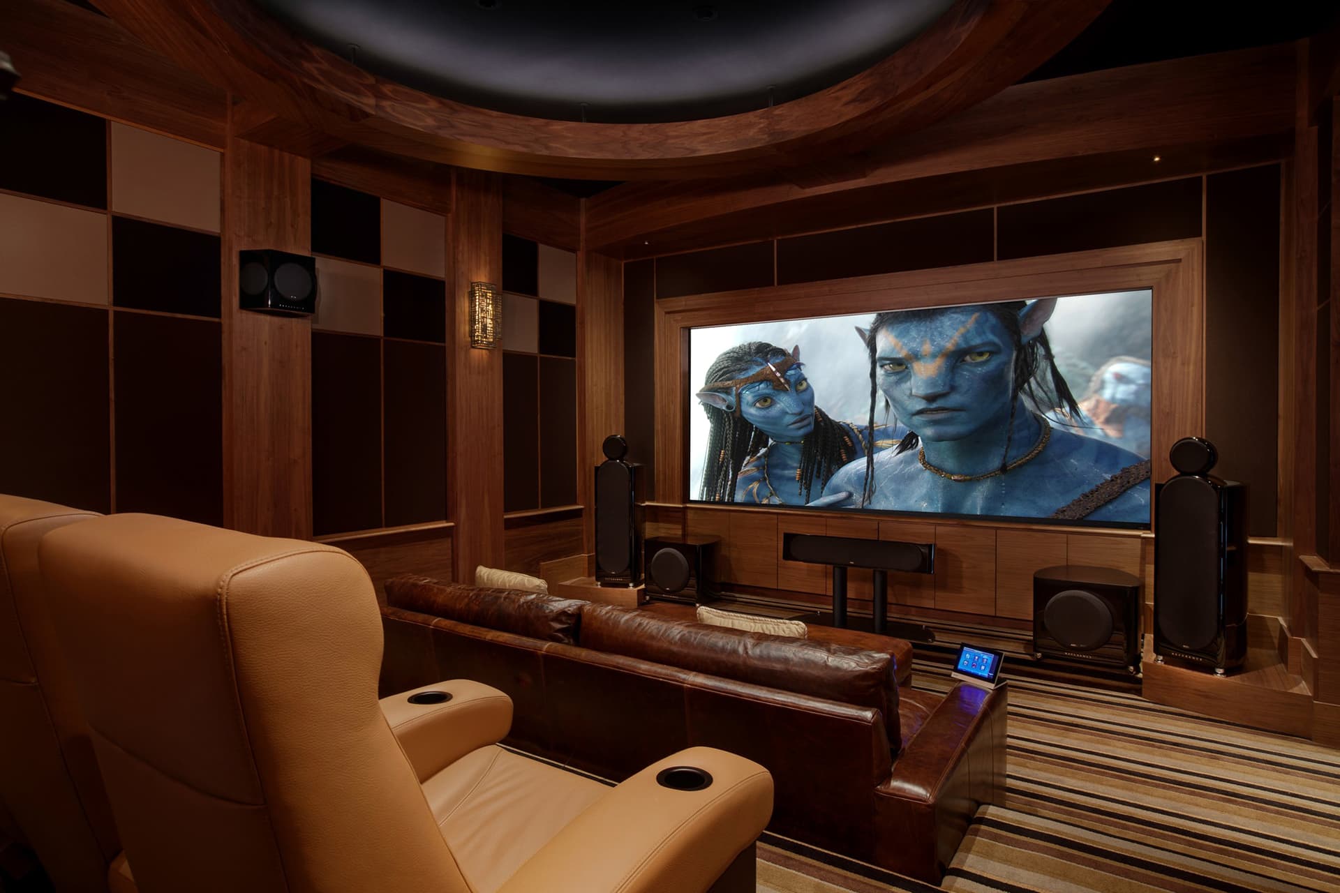 Daisy Orlando Home Theater 16