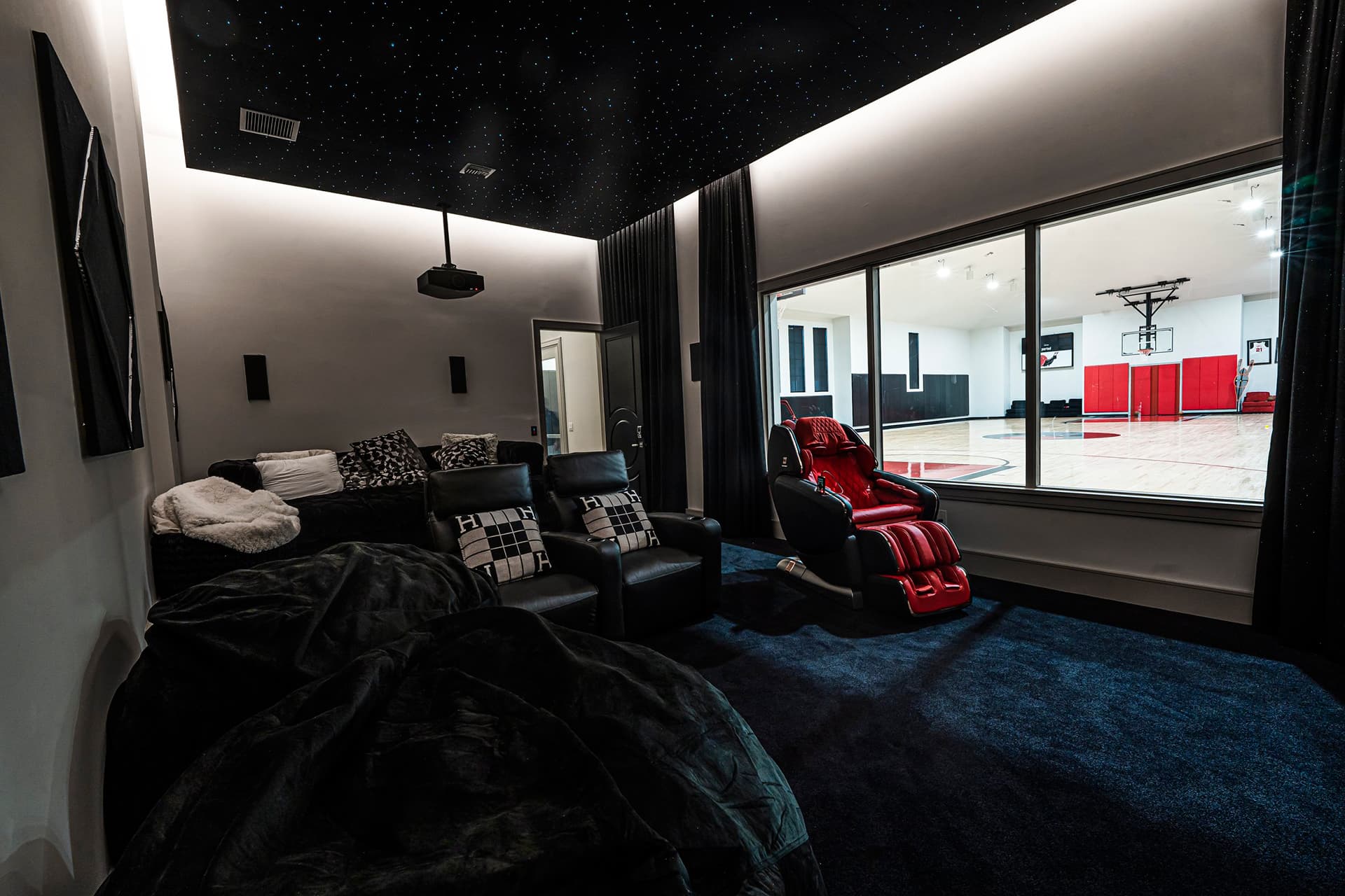 Daisy Orlando Home Theater 22