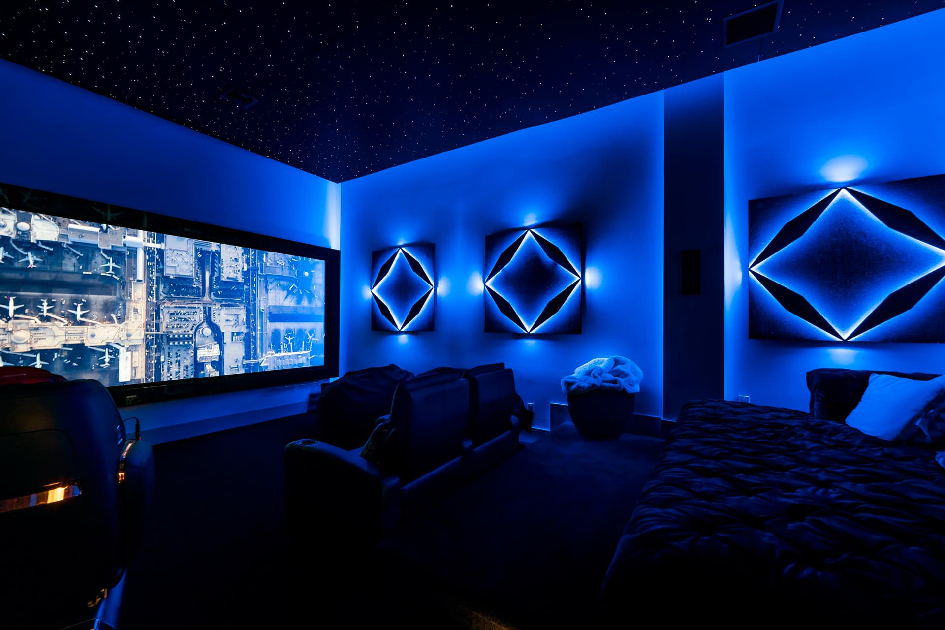 Daisy Orlando Home Theater 24