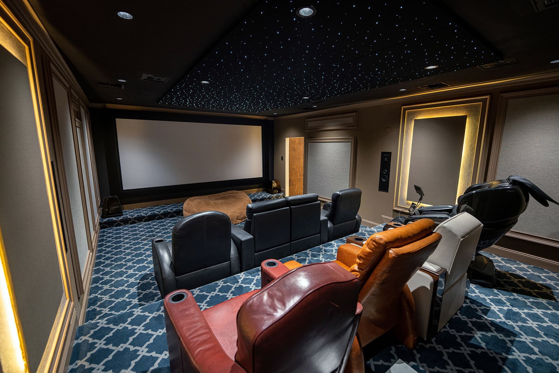 Daisy Orlando Home Theater 27